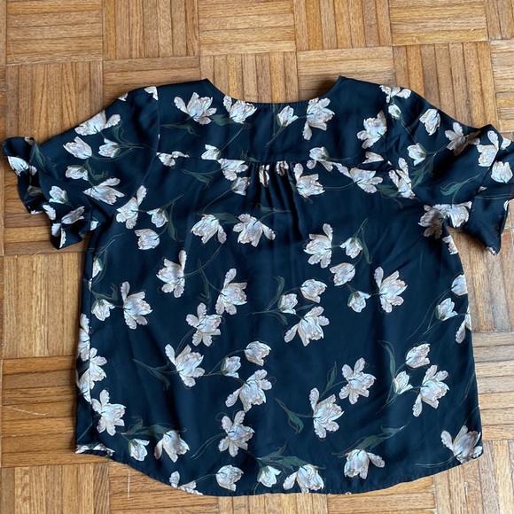 Collective concept ruffled sleeve floral blouse with buttons - Picture 5 of 5